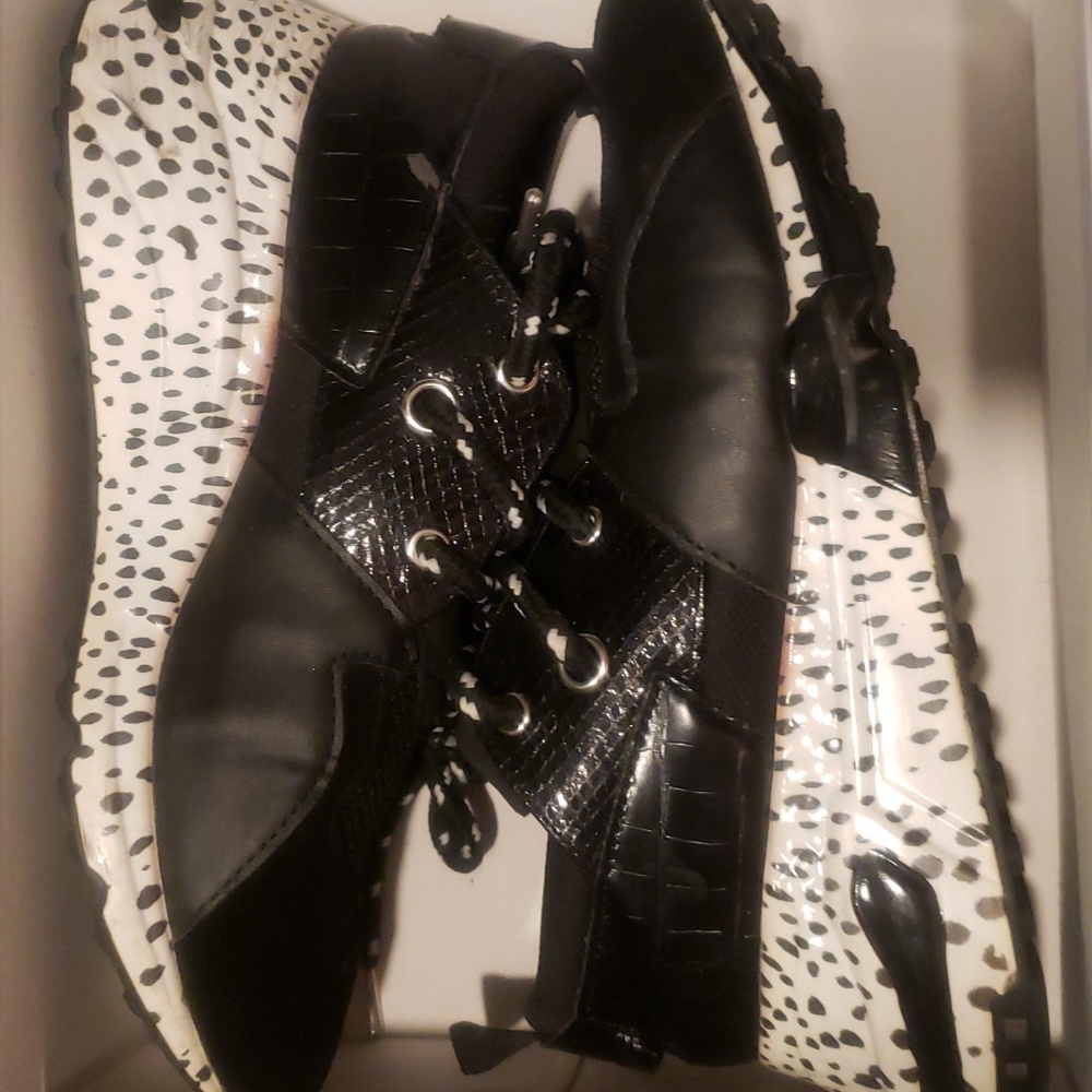 Steve madden tennis shoes